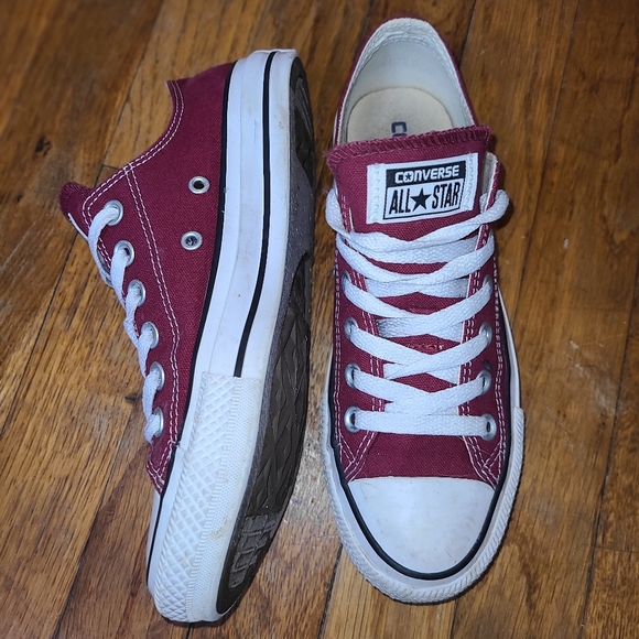 Converse - Picture 2 of 3